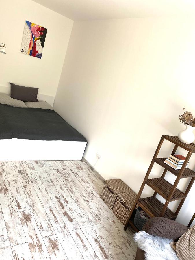 Residence Park Lovely Apartman With Private Parking Kysucke Nove Mesto エクステリア 写真