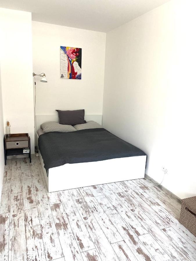 Residence Park Lovely Apartman With Private Parking Kysucke Nove Mesto エクステリア 写真
